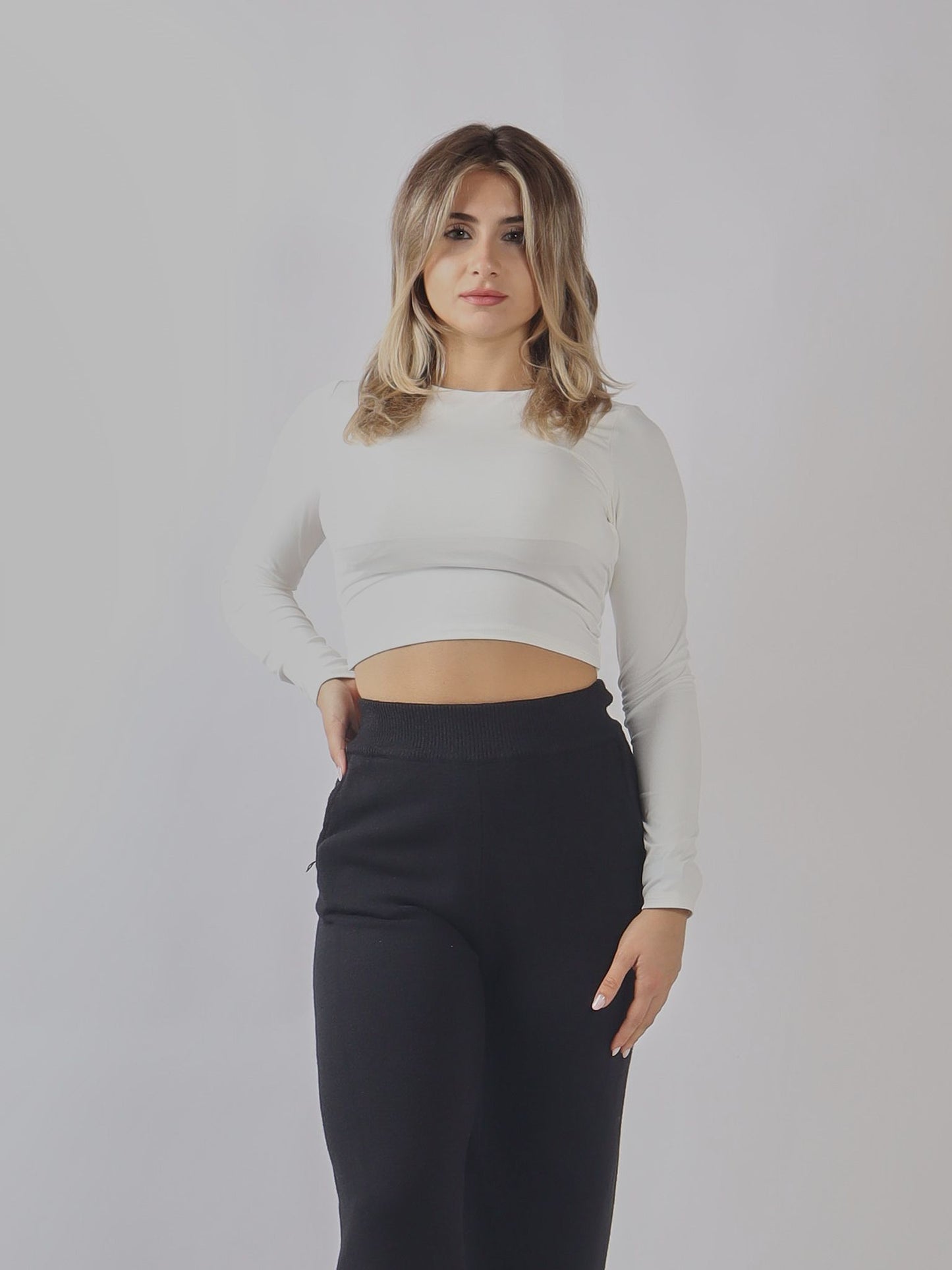 Top a manica lunga con schiena scoperta