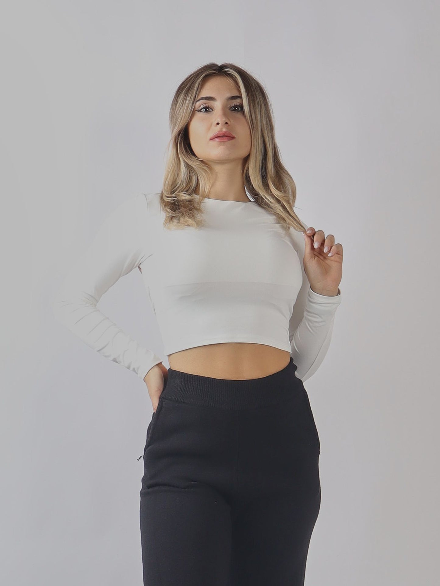 Top a manica lunga con schiena scoperta