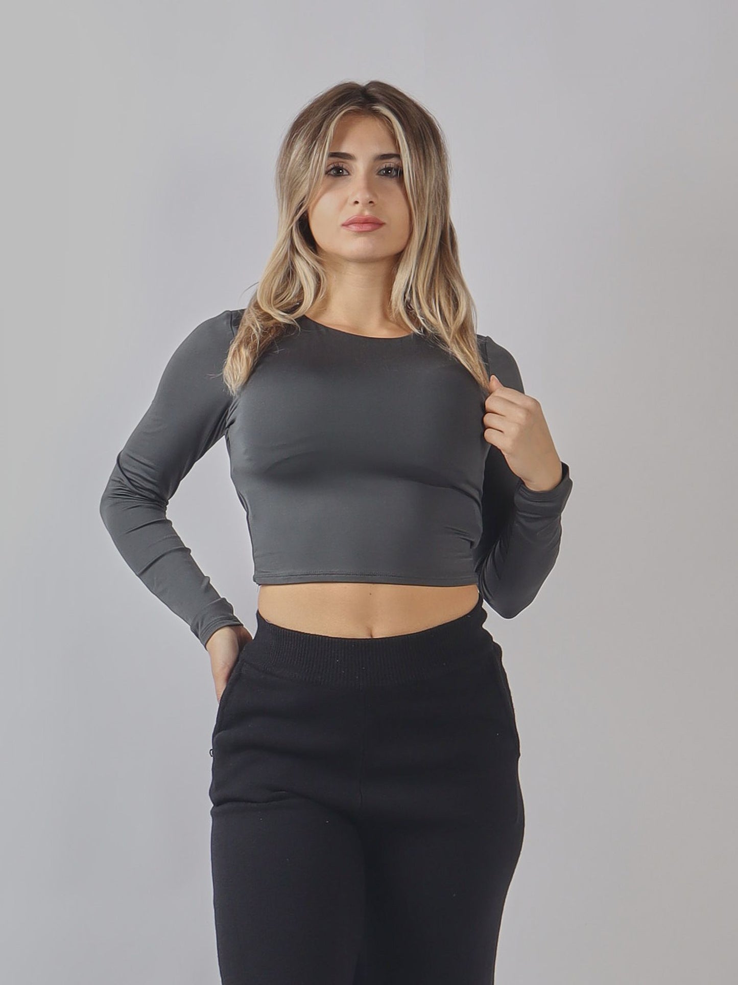 Top a manica lunga con schiena scoperta