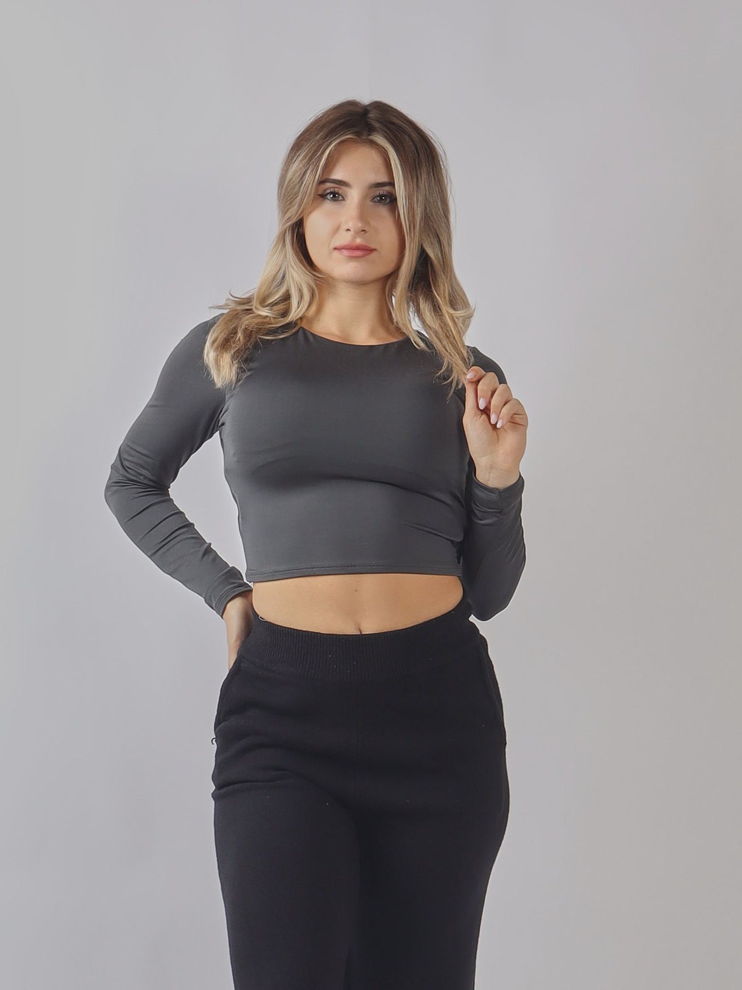 Top a manica lunga con schiena scoperta