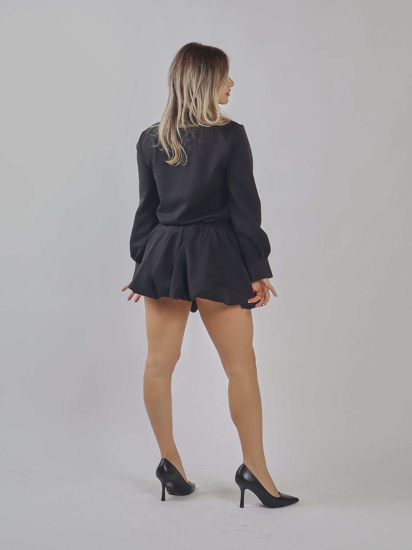 Completo camicia e gonna sbuffo