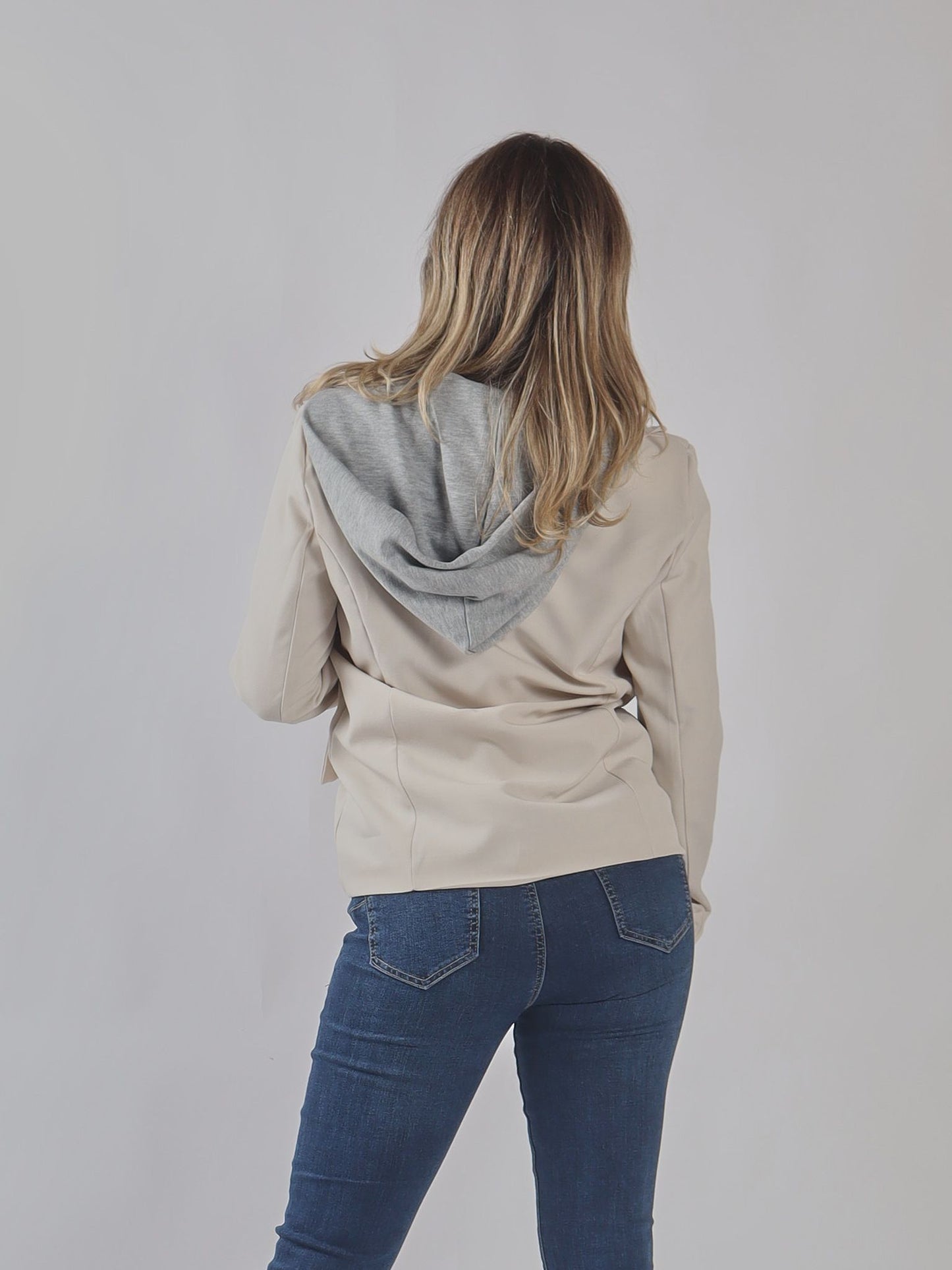 BLAZER CON CAPPUCCIO IN LAYER