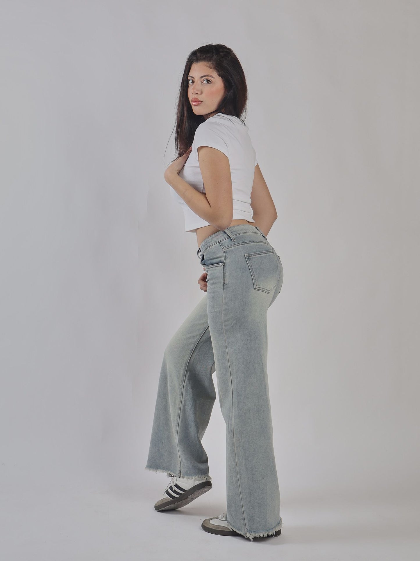 JEANS WIDE LEG FRAYED HEM
