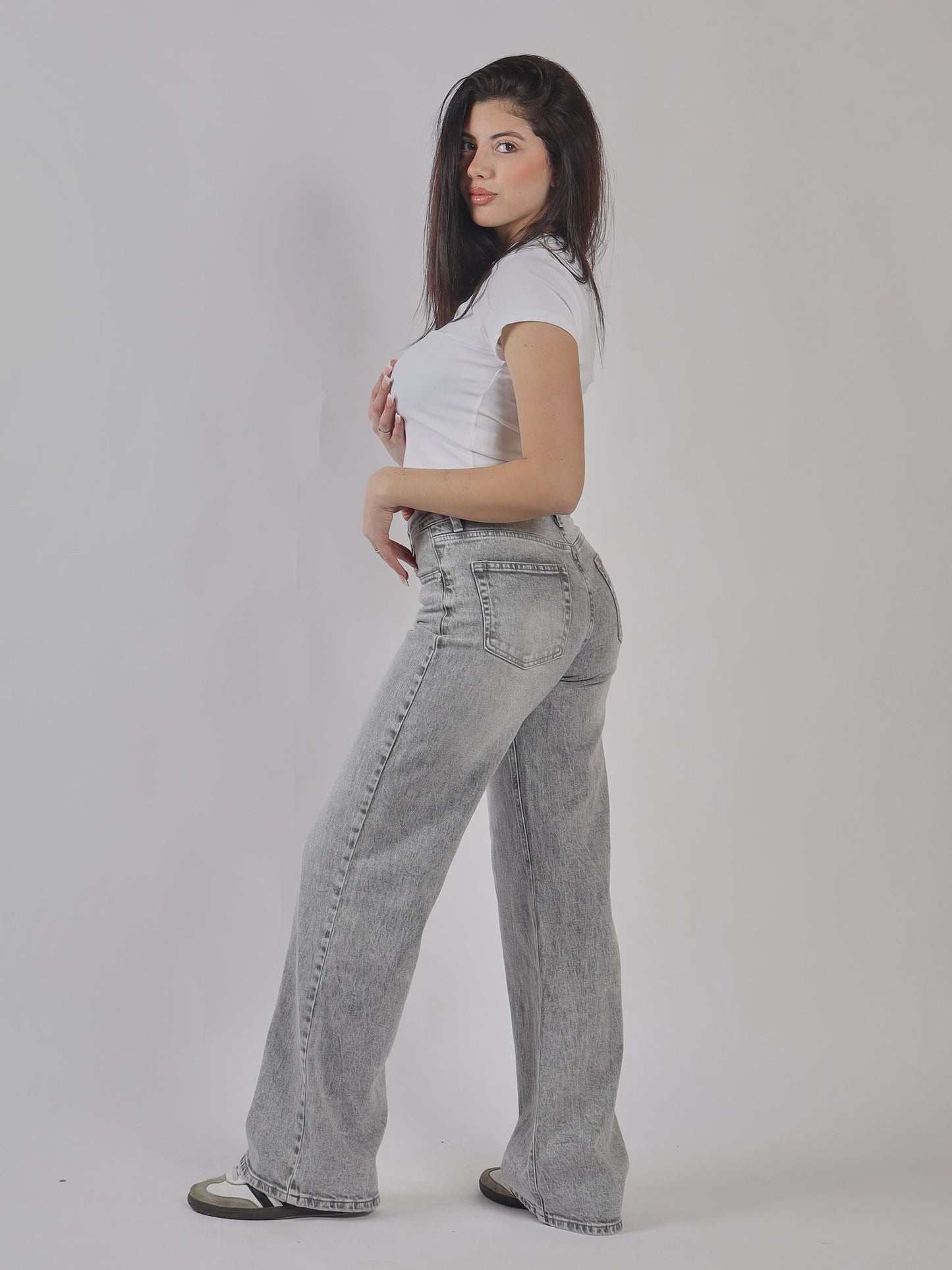 JEANS A GAMBA LARGA CASUAL