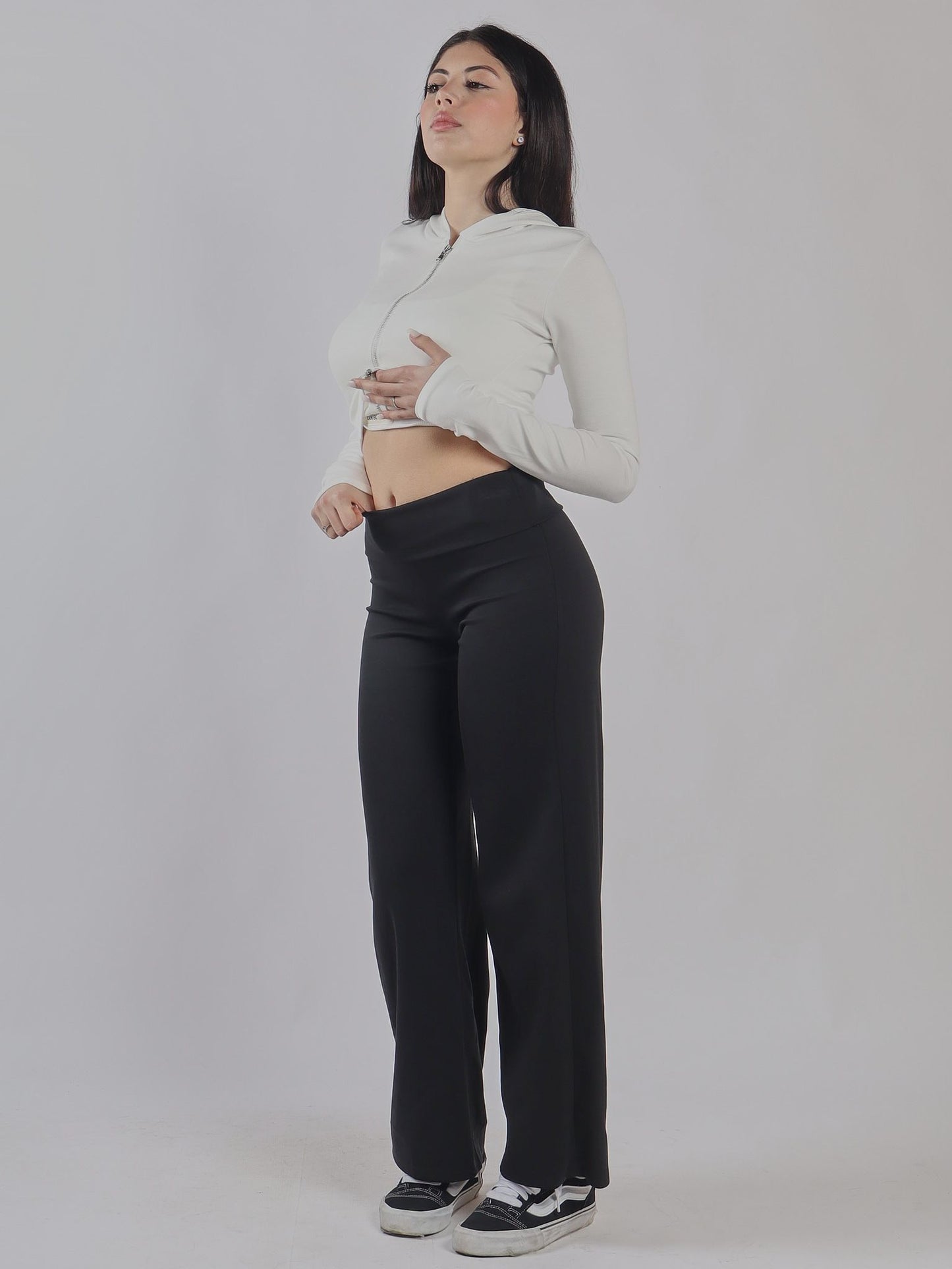 TUTA PALAZZO PE 25Tuta palazzo elegante e fluida,