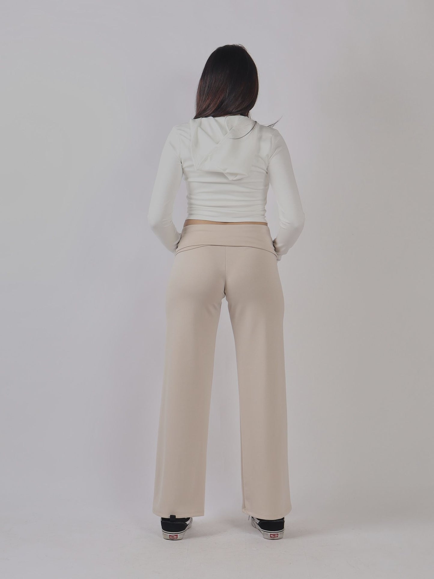 TUTA PALAZZO PE 25Tuta palazzo elegante e fluida,