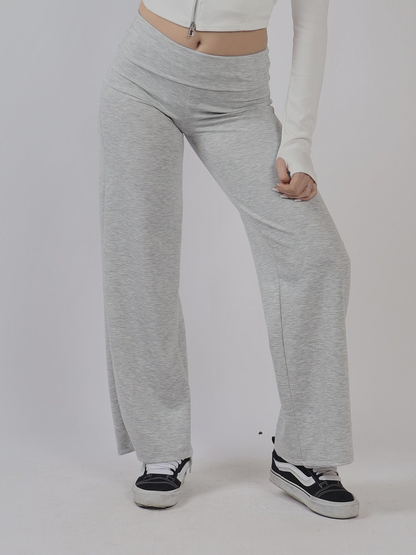 TUTA PALAZZO PE 25Tuta palazzo elegante e fluida,