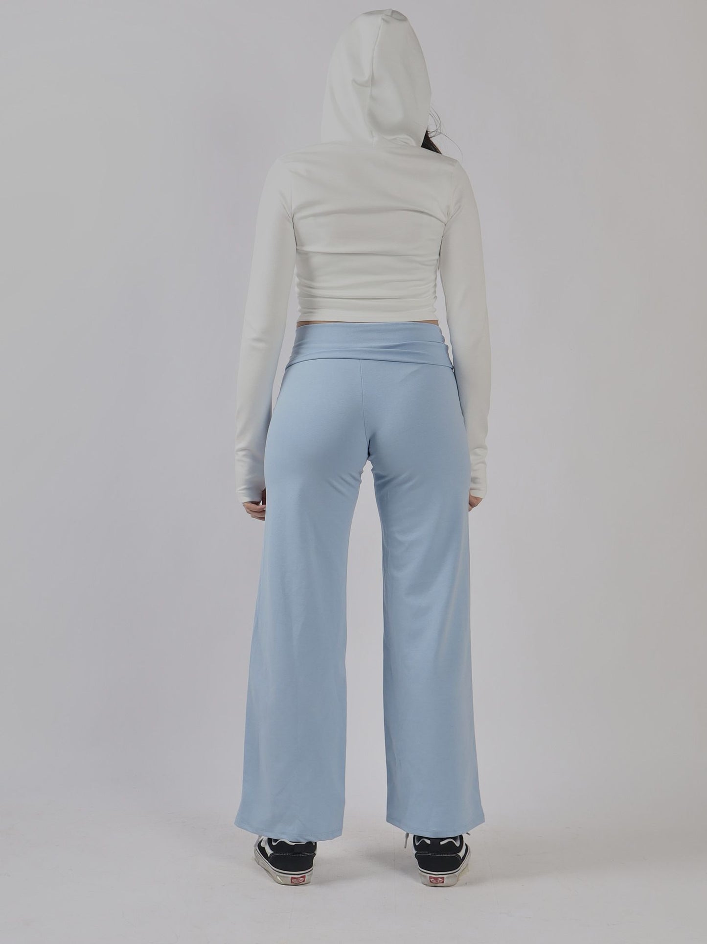 TUTA PALAZZO PE 25Tuta palazzo elegante e fluida,