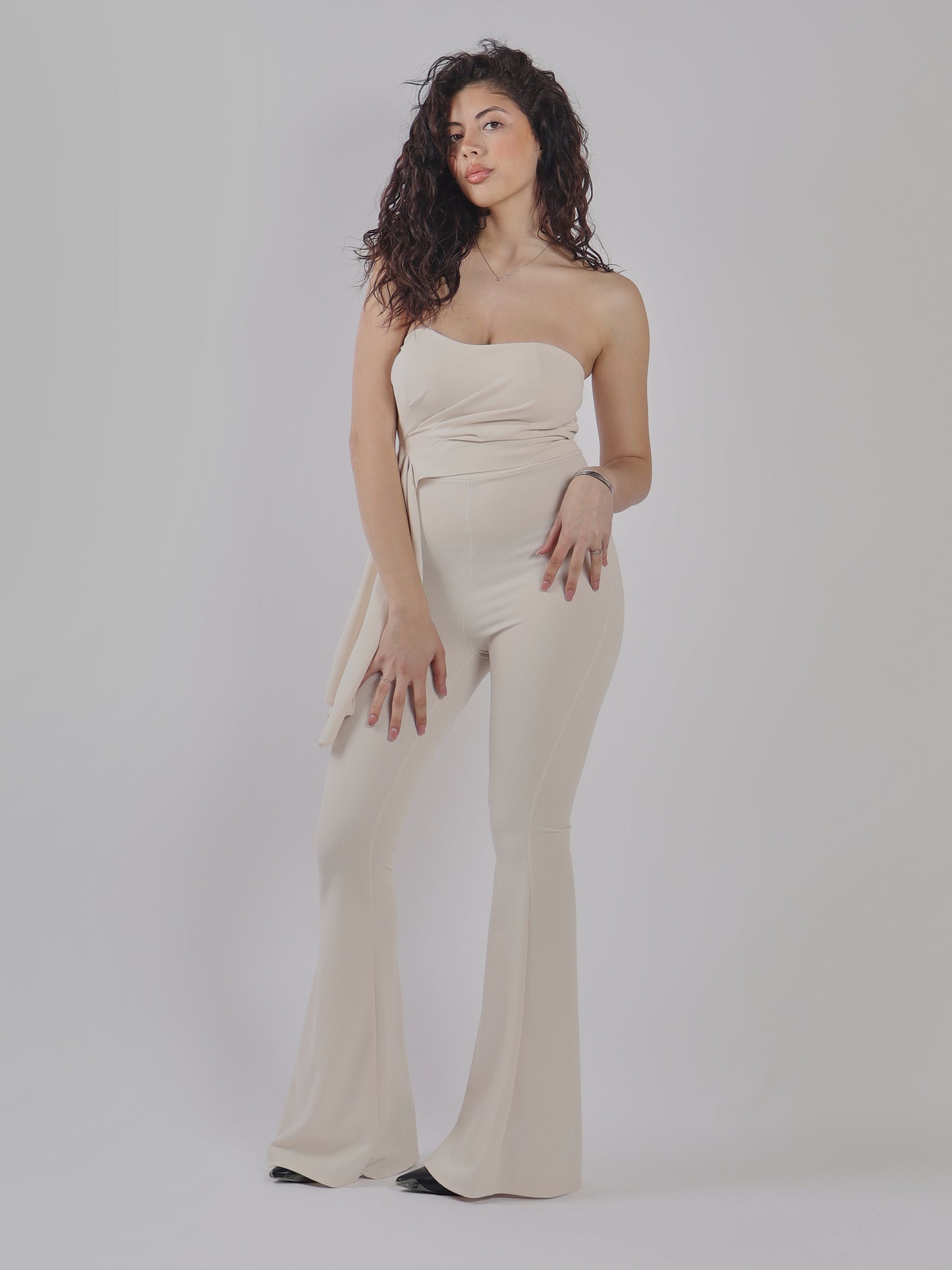 TUTINA ADERENTE CON SCOLLO ELEGANTE