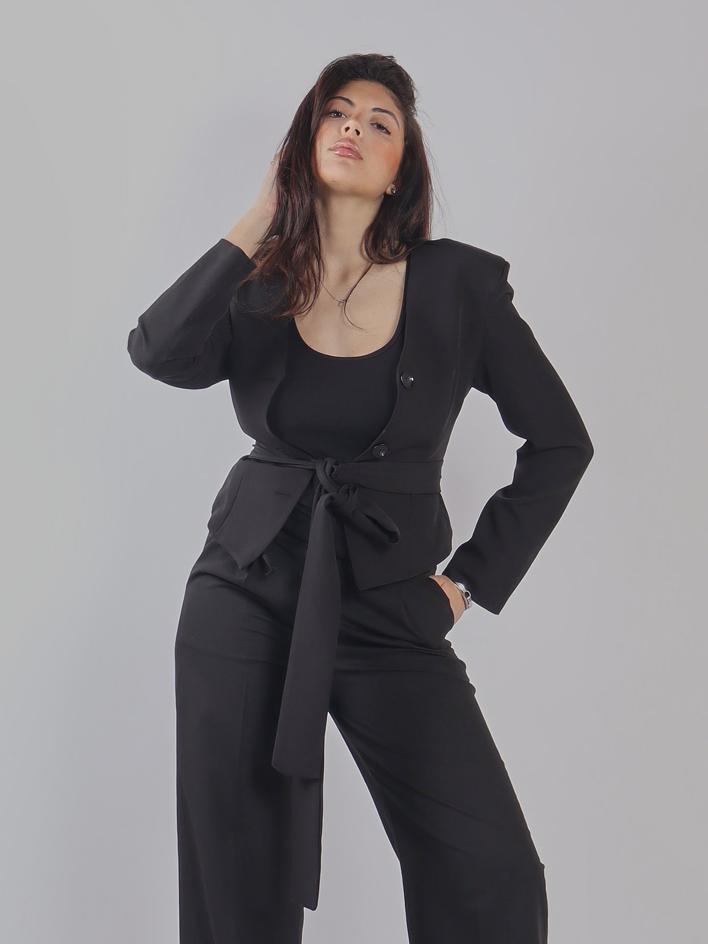 BLAZER CON CINTURA A FIOCCO E TASCHINI