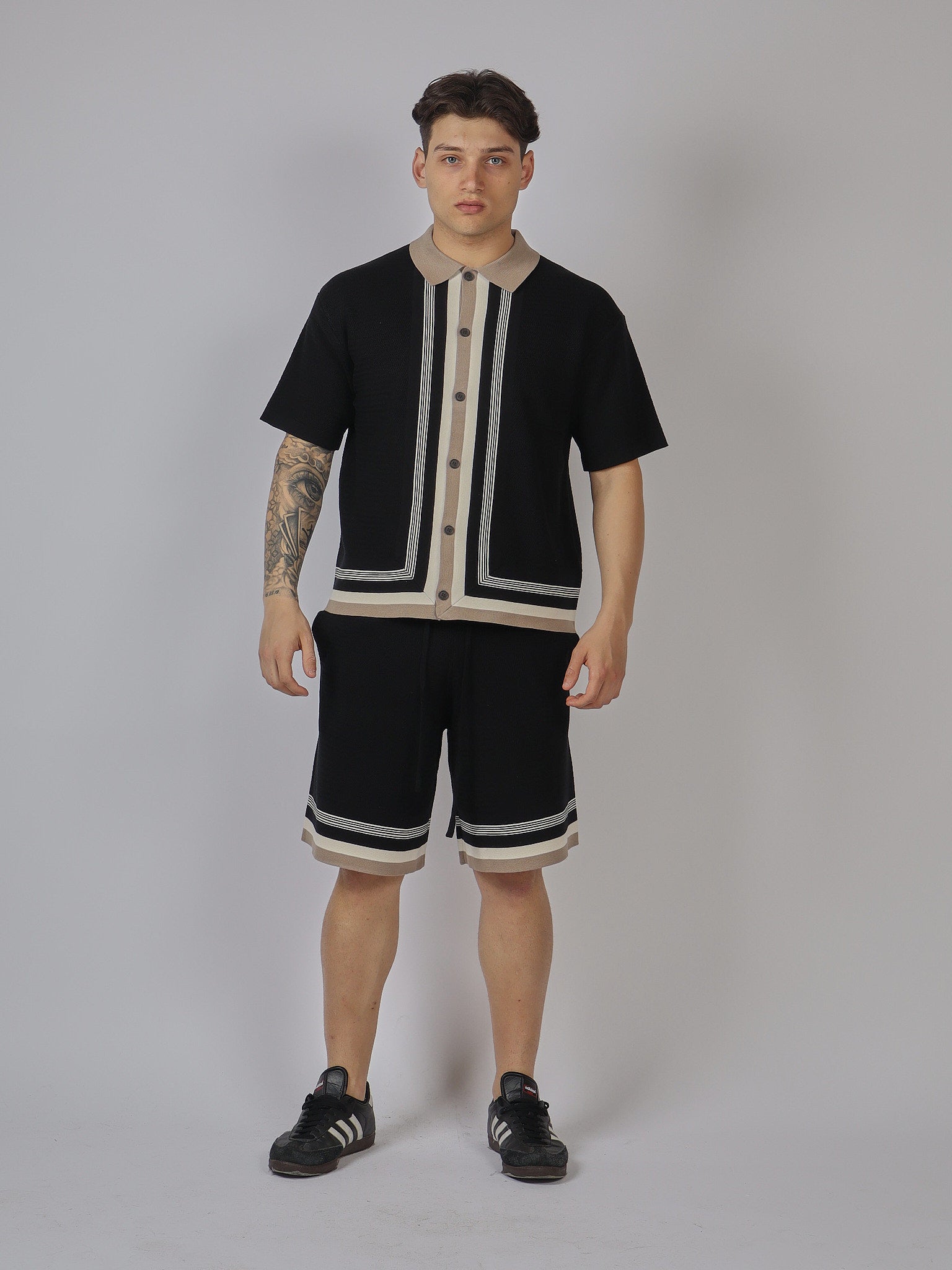 COMPLETO UOMO MAGLIA BOTTONI E BERMUDA CON RIFINIT