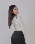 FELPA CROP CON CAPUCCIO PE 25