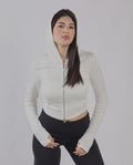 FELPA CROP CON CAPUCCIO PE 25