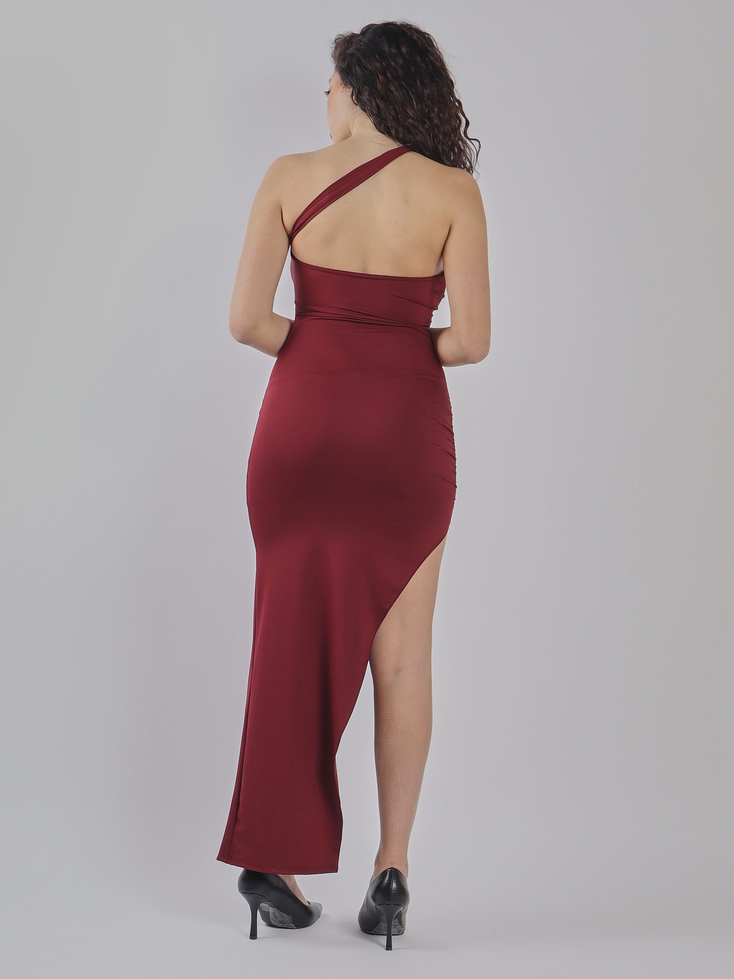 ABITO ELEGANTE CON SCOLLO CUT-OUT