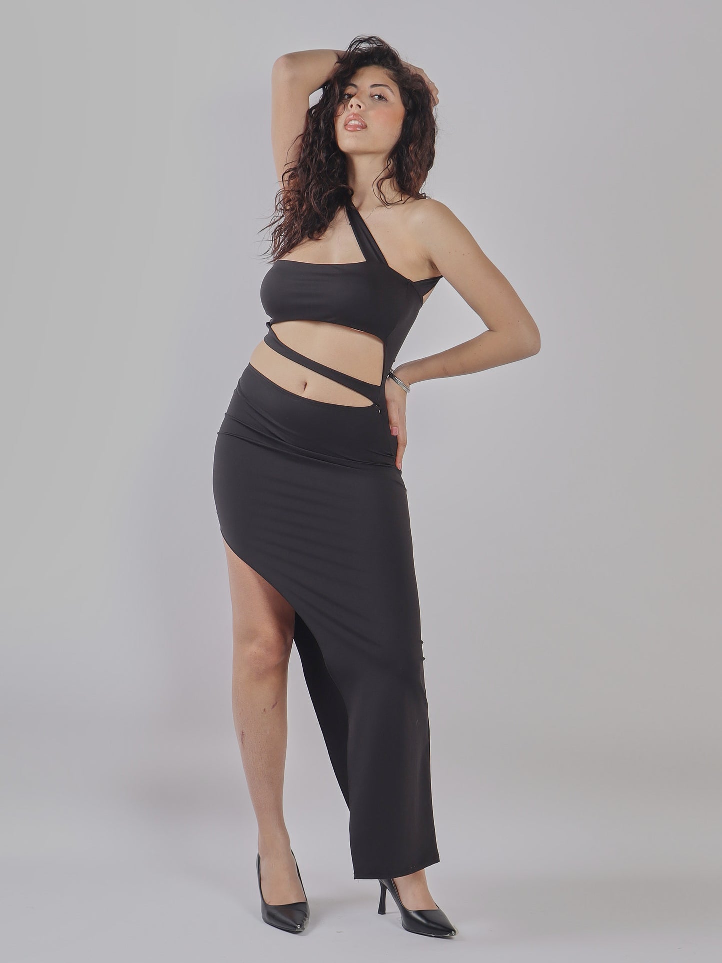 ABITO ELEGANTE CON SCOLLO CUT-OUT