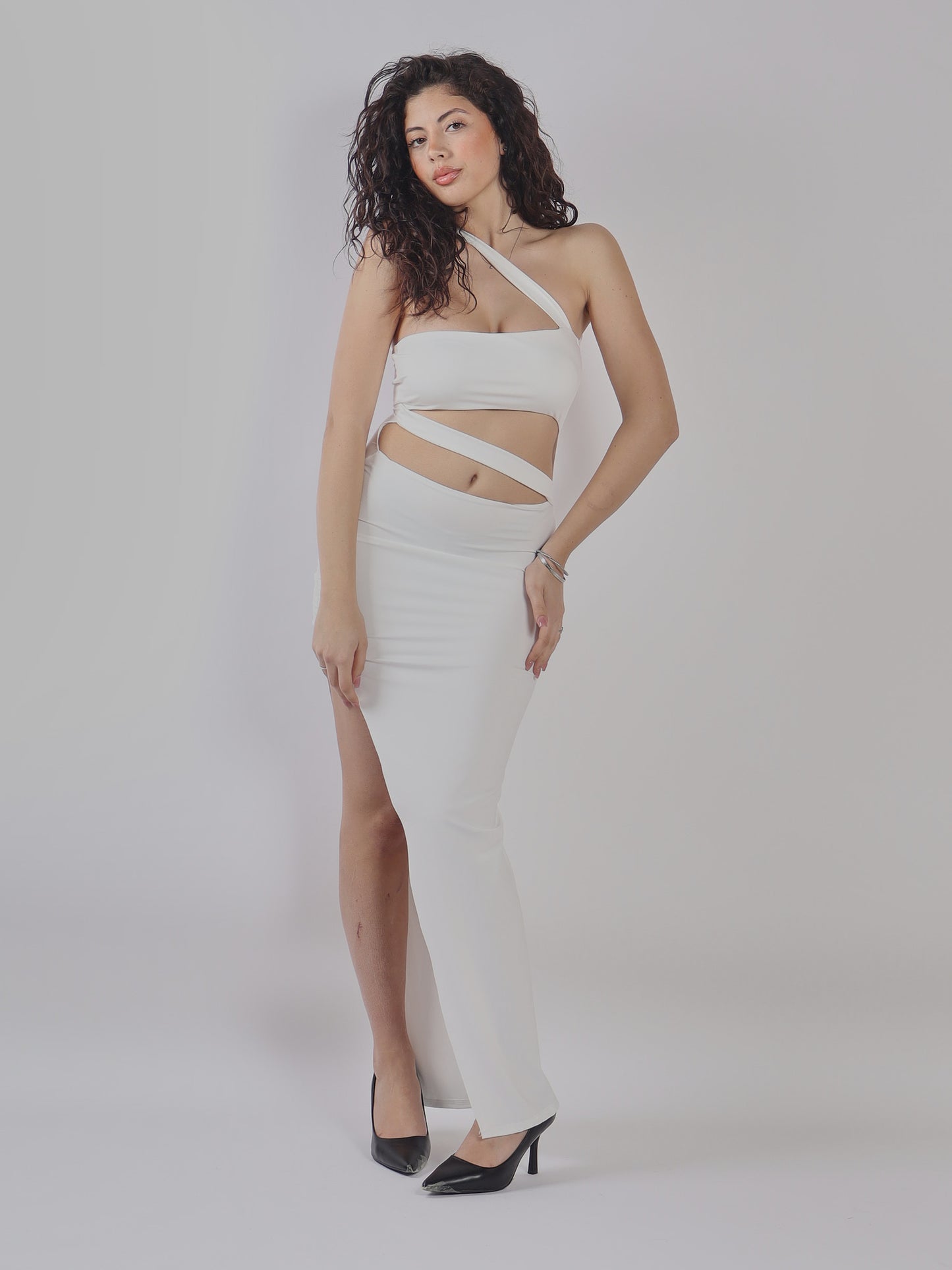 ABITO ELEGANTE CON SCOLLO CUT-OUT