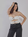 TOP STRAPLESS CON CUT-OUT E PANTALONI A VITA ALTA