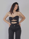 TOP STRAPLESS CON CUT-OUT E PANTALONI A VITA ALTA