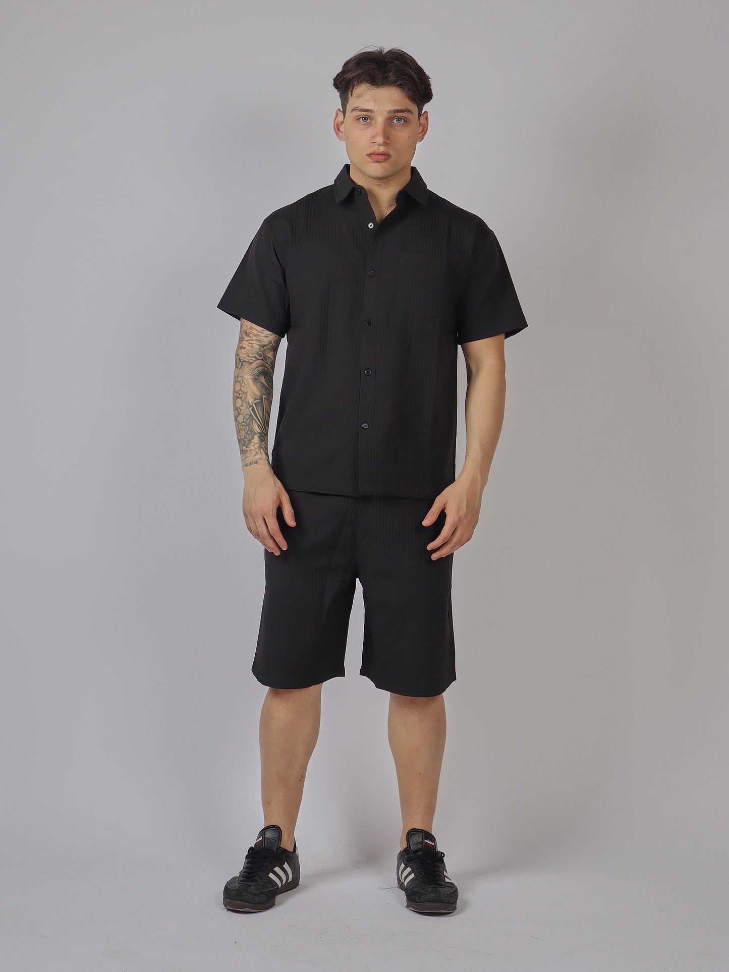 COMPLETO UOMO CAMICIA E BERMUDA IN TESSUTO TECNICO