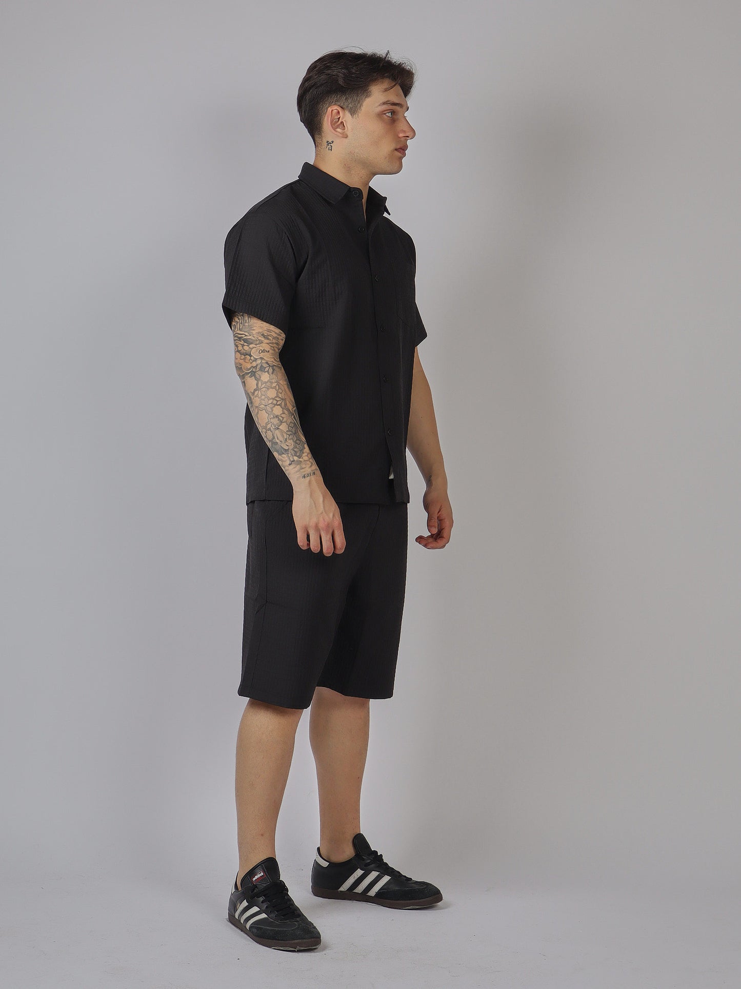 COMPLETO UOMO CAMICIA E BERMUDA IN TESSUTO TECNICO