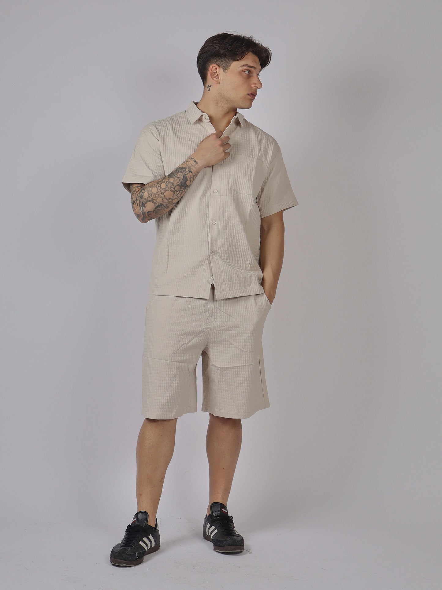 COMPLETO UOMO CAMICIA E BERMUDA IN TESSUTO TECNICO
