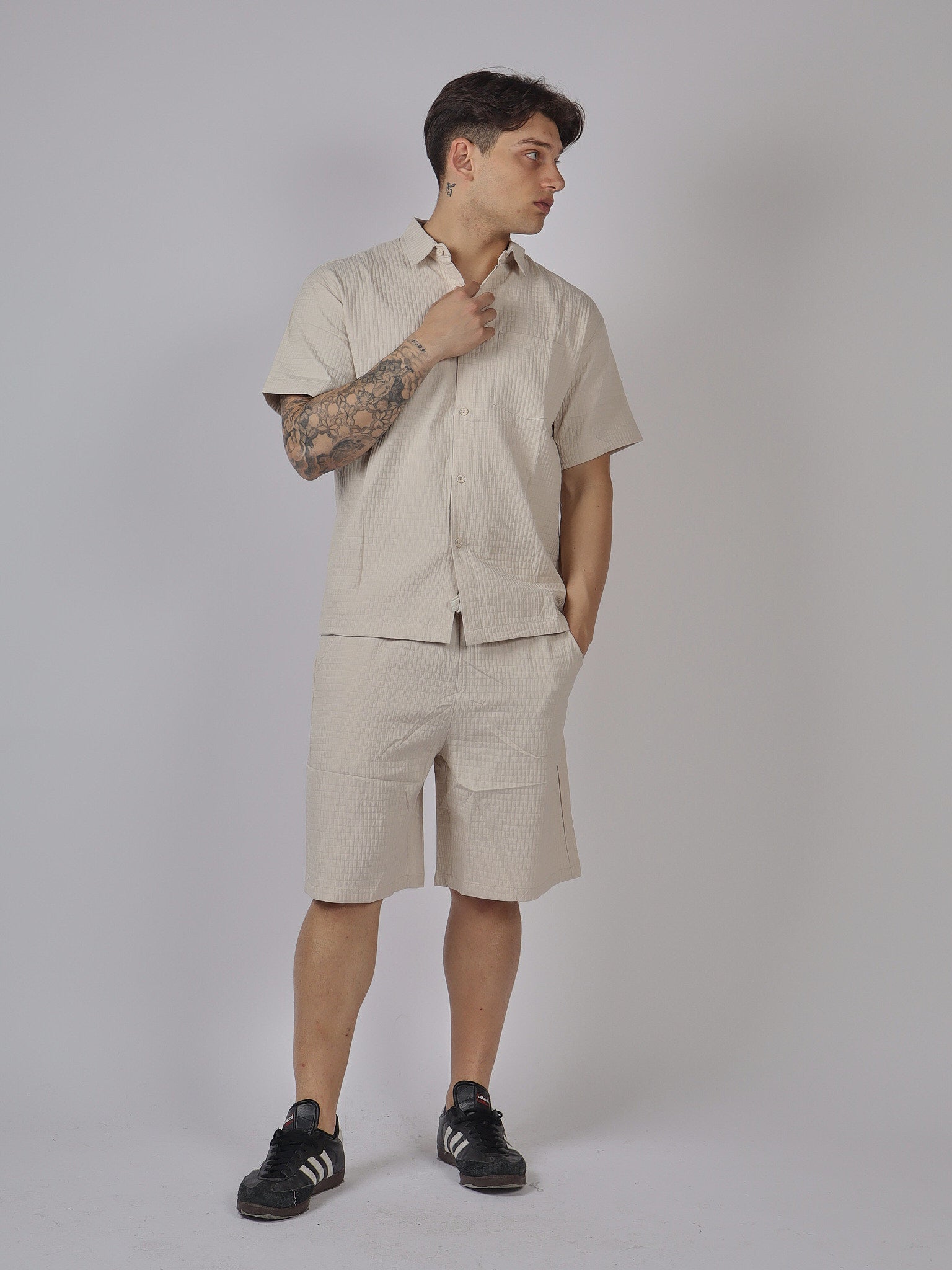 COMPLETO UOMO CAMICIA E BERMUDA IN TESSUTO TECNICO