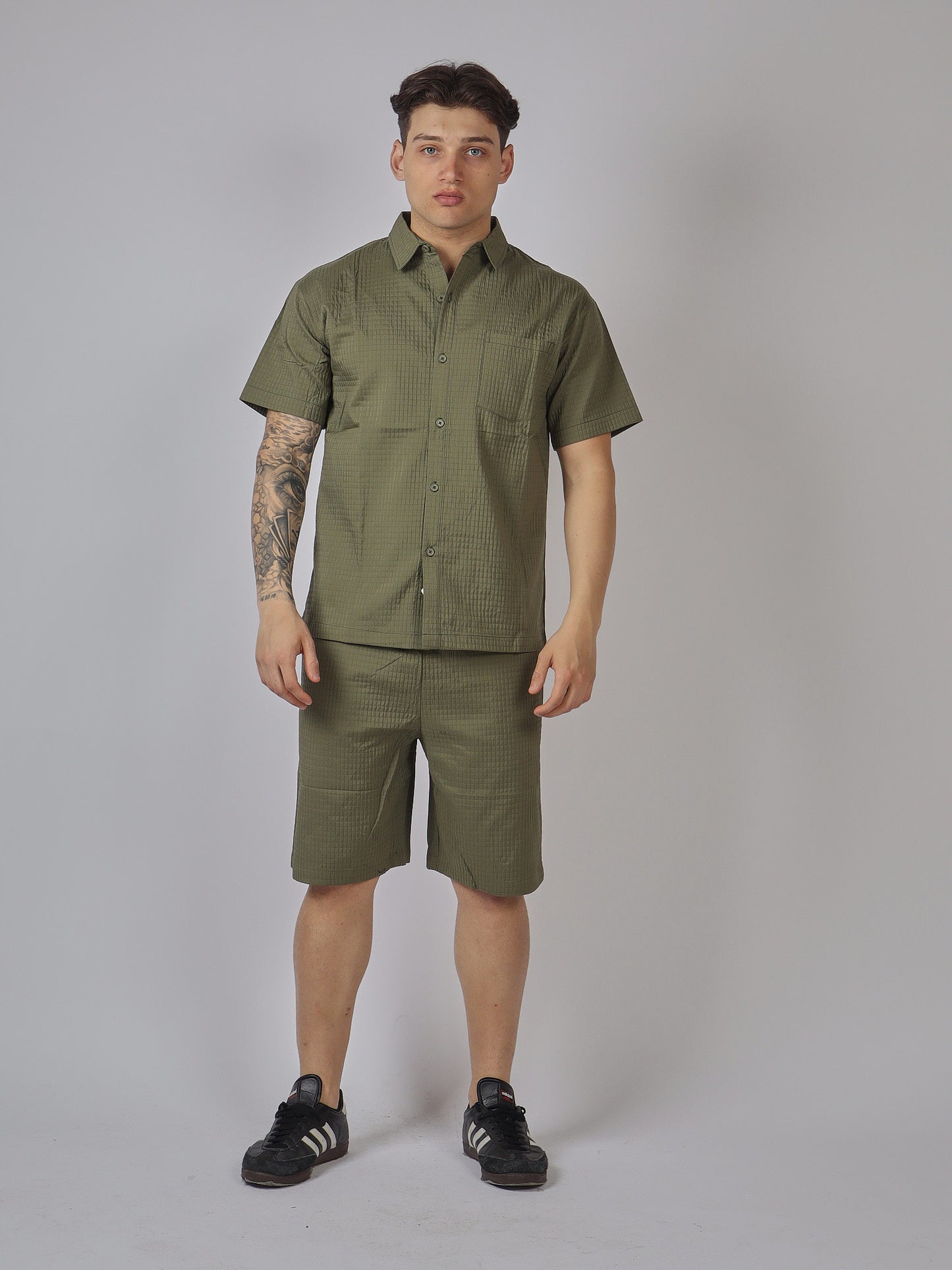 COMPLETO UOMO CAMICIA E BERMUDA IN TESSUTO TECNICO