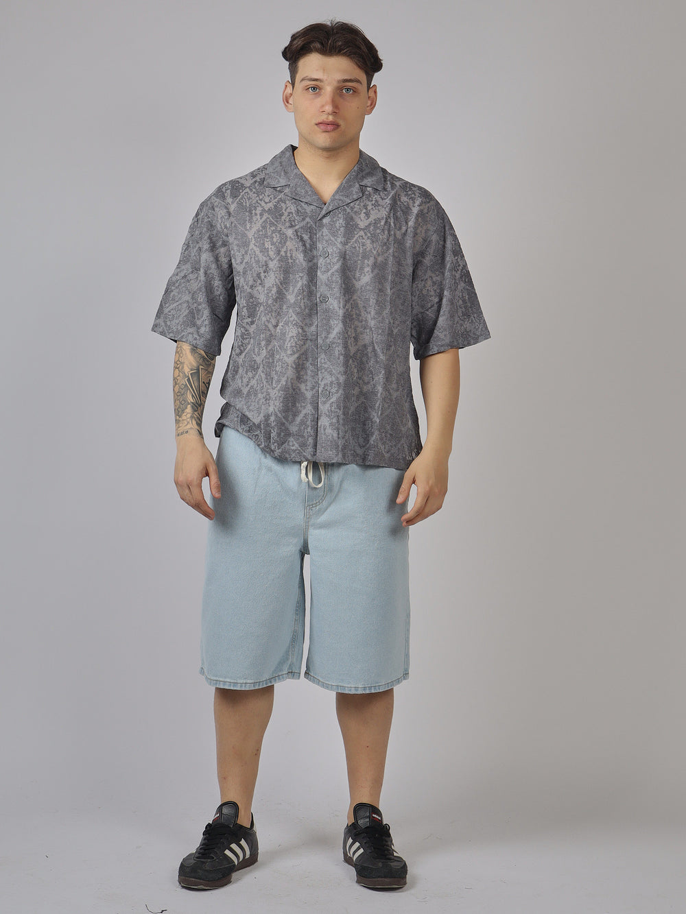 CAMICIA CON MOTIVO ASTRATTO
