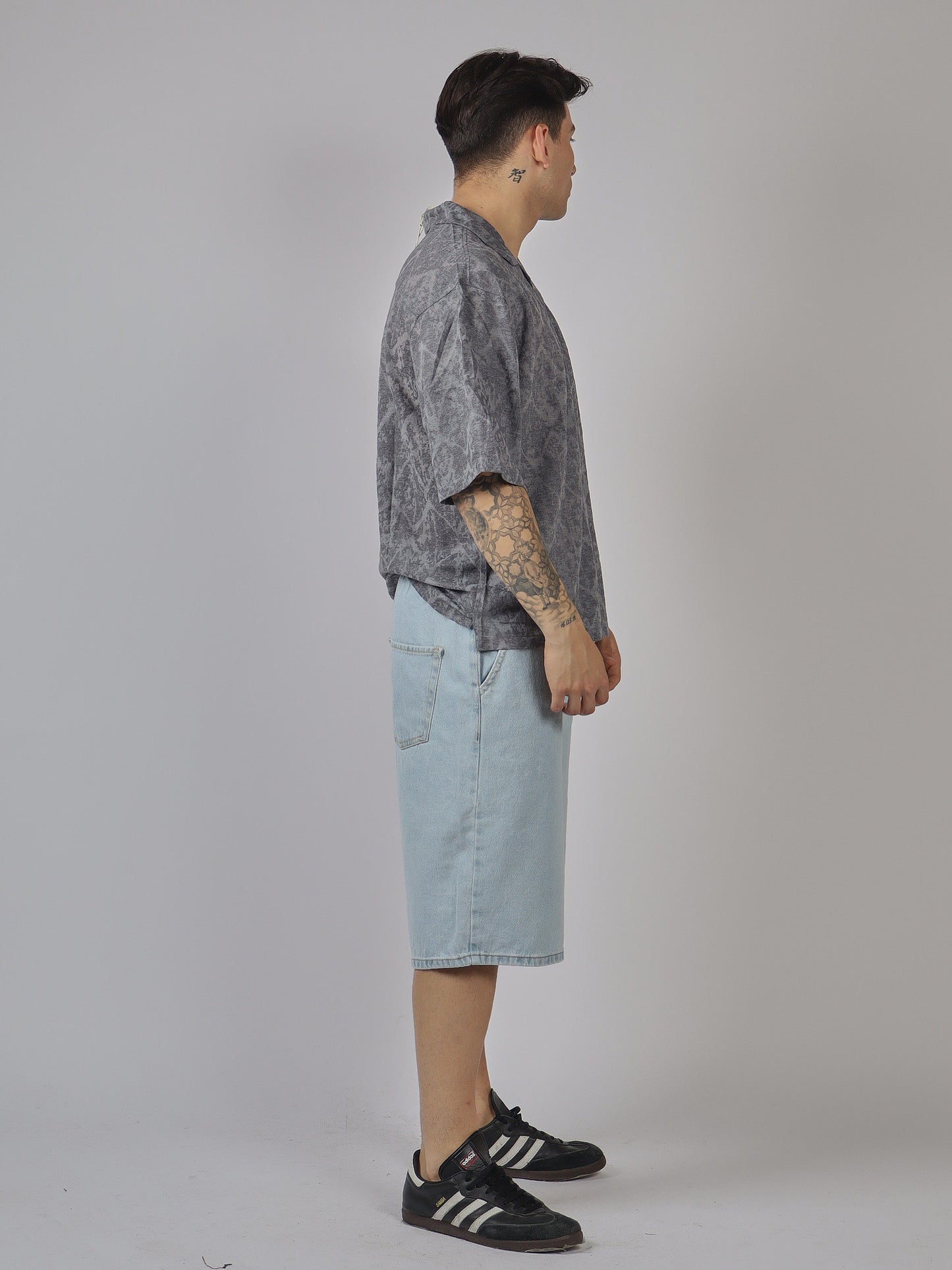 CAMICIA CON MOTIVO ASTRATTO