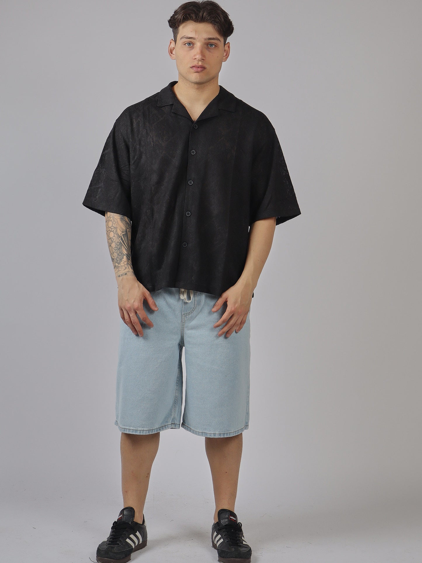 CAMICIA CON MOTIVO ASTRATTO